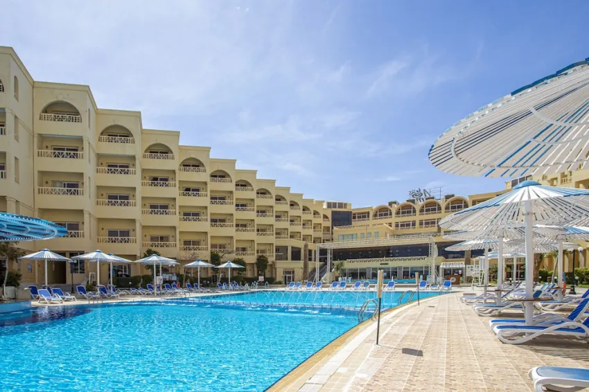 Amc Royal Hotel & Spa 5*-80