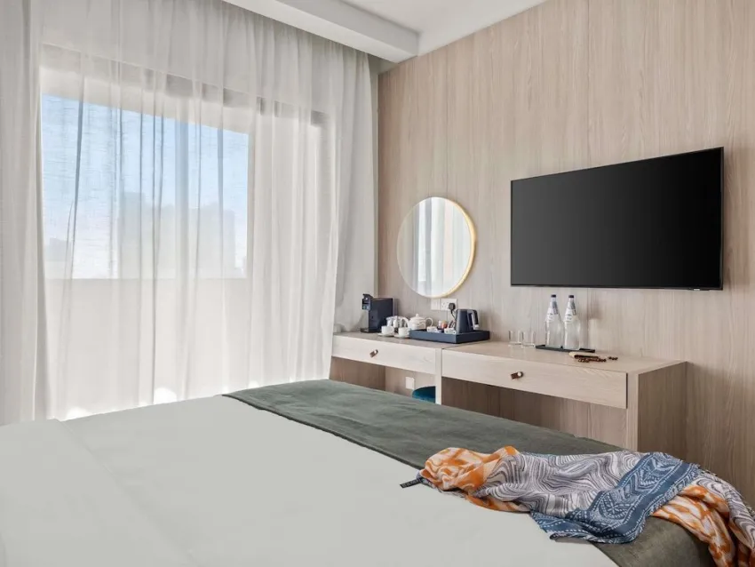 Mercure Larnaca City 3*-8