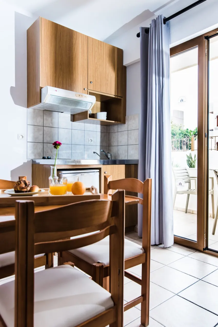 Newcastle Studios 3*-7