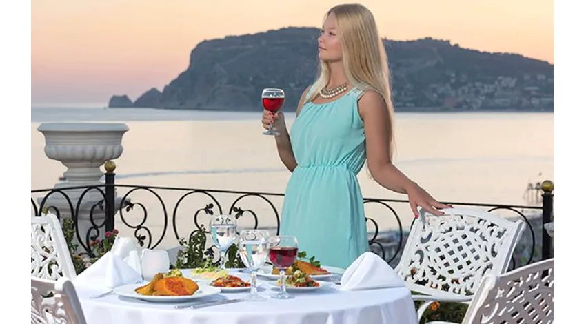 ANTIQUE ROMAN PALACE (ADULTS ONLY 16+)  5*-16