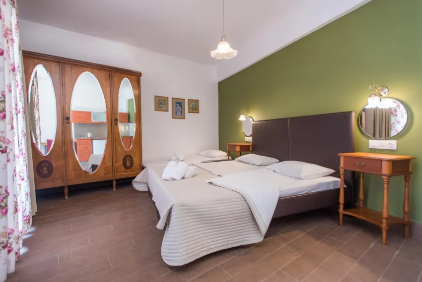 Nami Hotel & Suites 4*-11