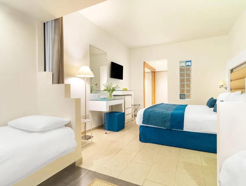 Leonardo Cypria Bay 4*-18