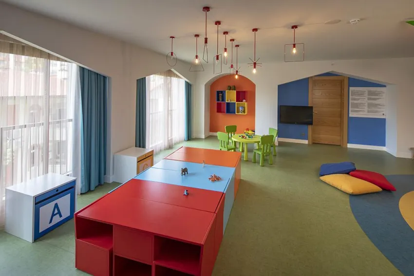 ACANTHUS & CENNET BARUT COLLECTION  5*-45