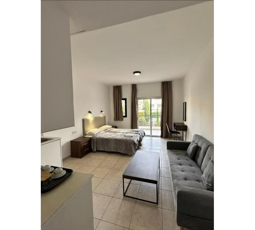 New York Plaza Hotel Apartments Paphos 3*-4