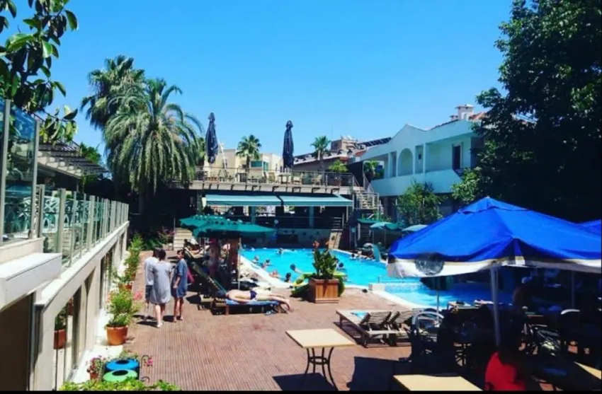 AMBASSADOR HOTEL  4*-14