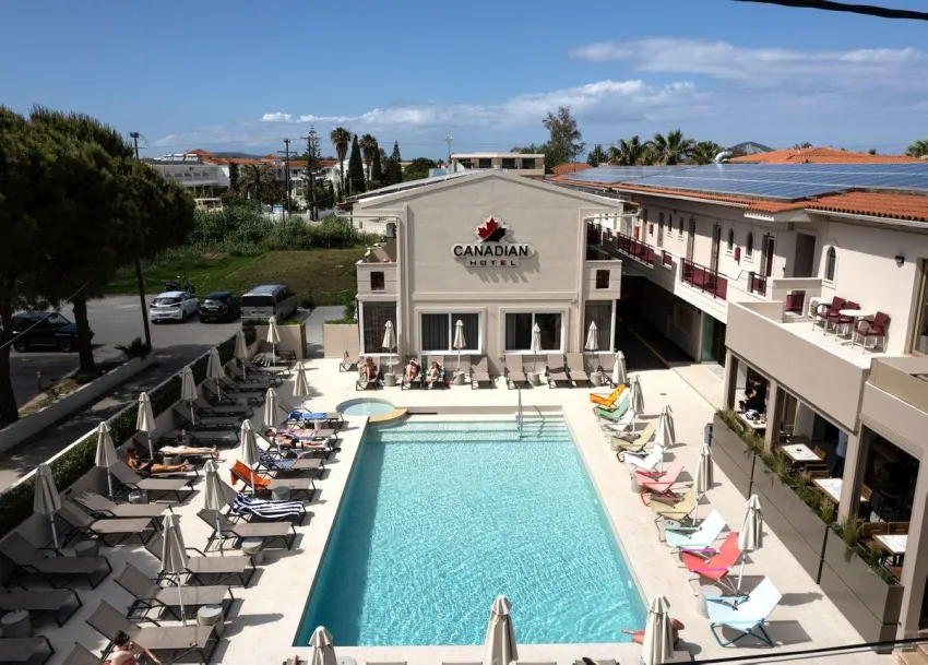 Canadian Hotel 3*-25