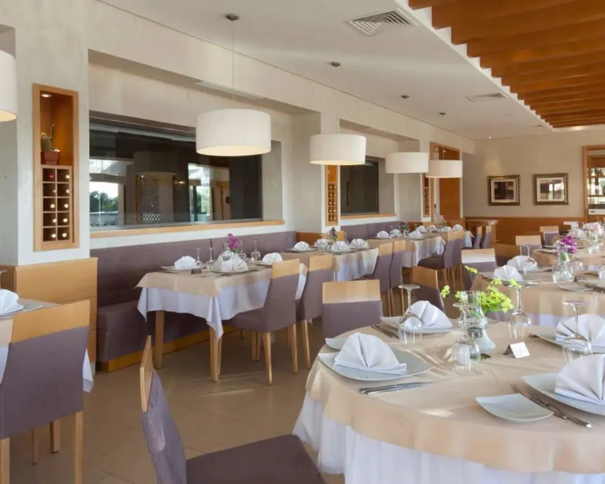 ROSA BEACH THALASSO & SPA  4*-55