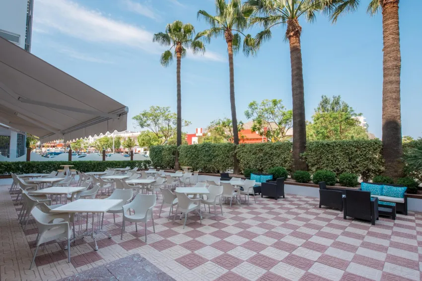 Iberostar Waves Ciudad Blanca 4*-16