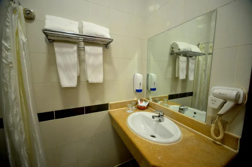 FALCON NAAMA STAR  3*-66