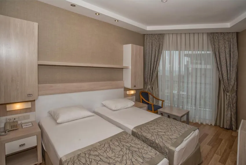 RIVIERA HOTEL & SPA  4*-4