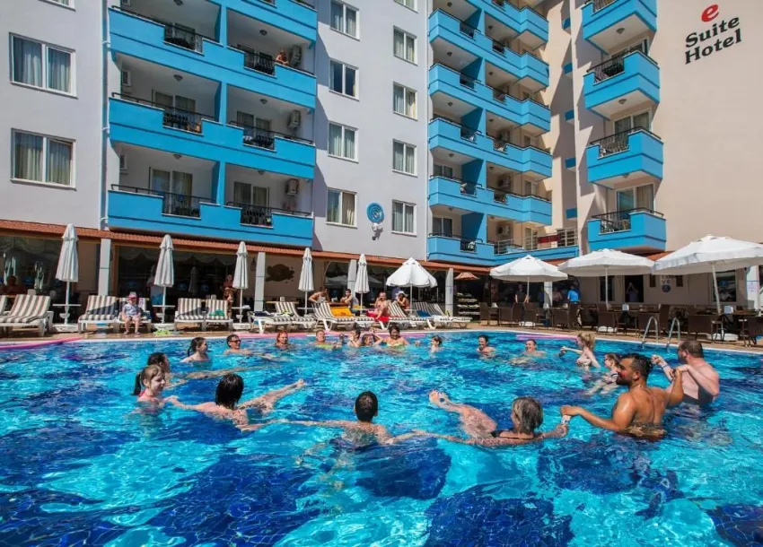 CLUB BIG BLUE SUITE HOTEL  4*-15