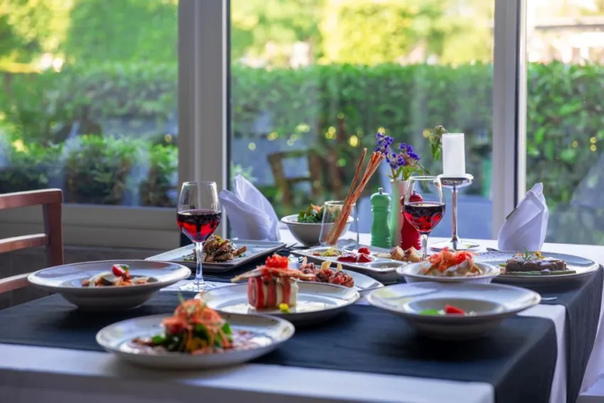 CRYSTAL BOUTIQUE COMFORT COLLECTION (ADULTS ONLY 16+)  5*-18