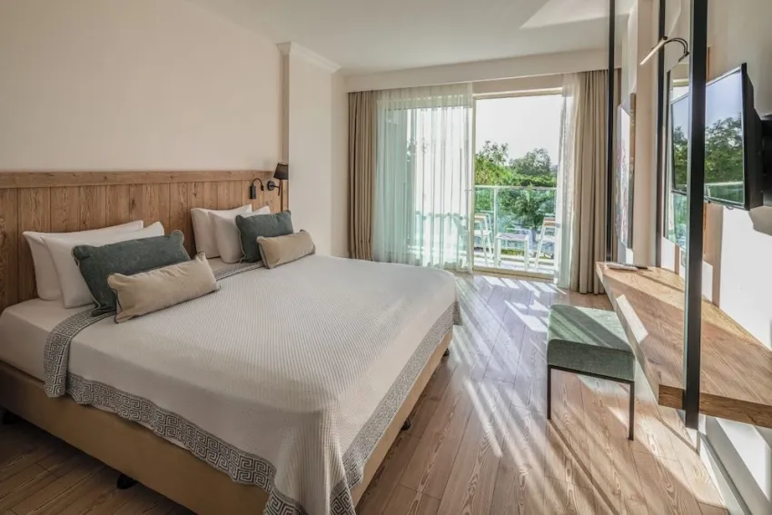 Berry Blue Hotel 5*-5