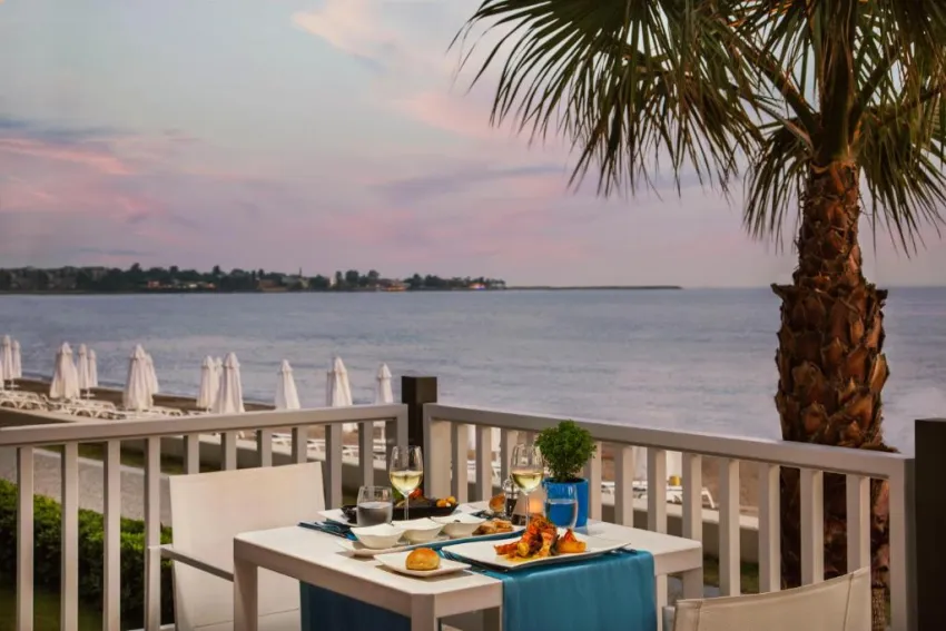 ACANTHUS & CENNET BARUT COLLECTION  5*-17