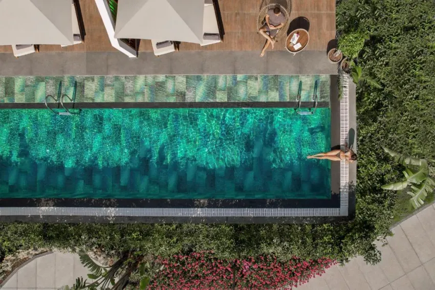 LIU RESORTS  5*-17