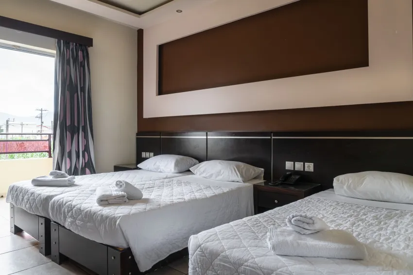 Canadian Hotel 3*-49
