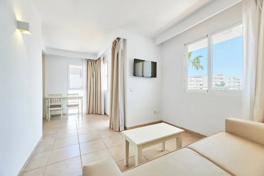 AluaSun Continental Park Hotel & Apartments 4*-90