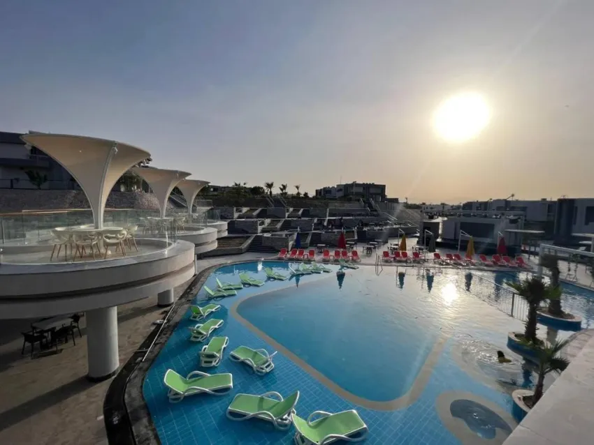 LONG BEACH RESORT  4*-25