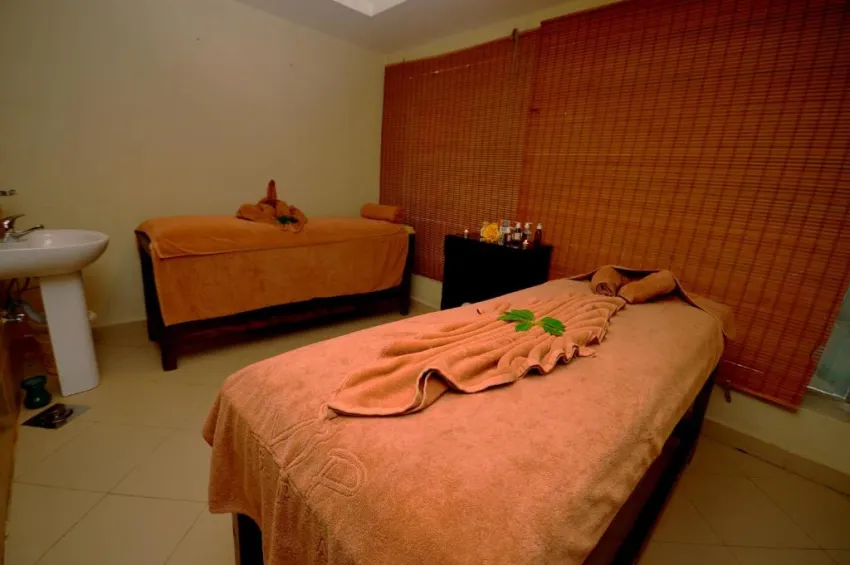 FALCON NAAMA STAR  3*-33