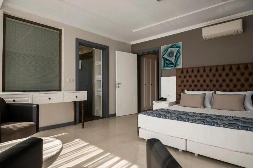 BLUE MARLIN DELUXE SPA RESORT  5*-8