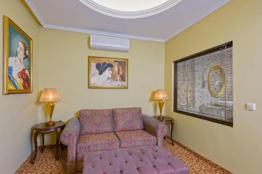 ANTIQUE ROMAN PALACE (ADULTS ONLY 16+)  5*-27