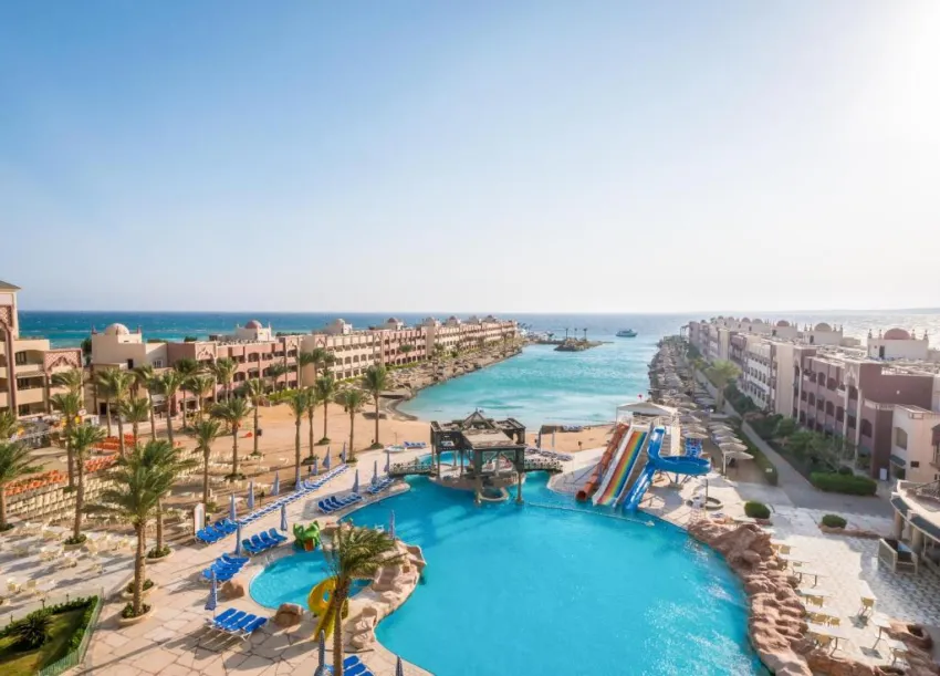 SUNNY DAYS EL PALACIO RESORT & SPA  4*-32
