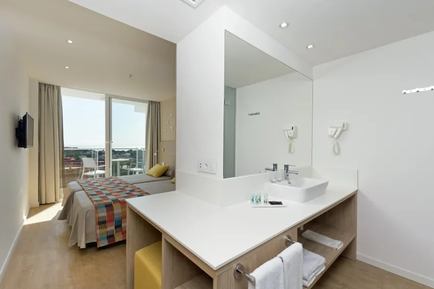 HSM Son Veri Adults Only 3*-18