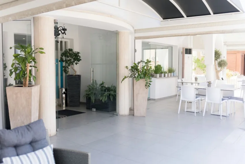 Mikes Kanarium 3*-11