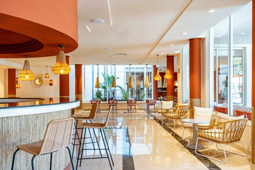 Intelier Rosella 4*-18