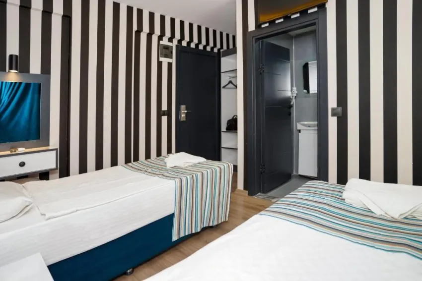 MISS CLEOPATRA HOTEL  2*-6