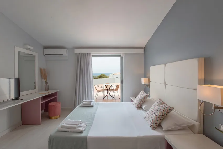 Sunrise Village Hotel 3*-10