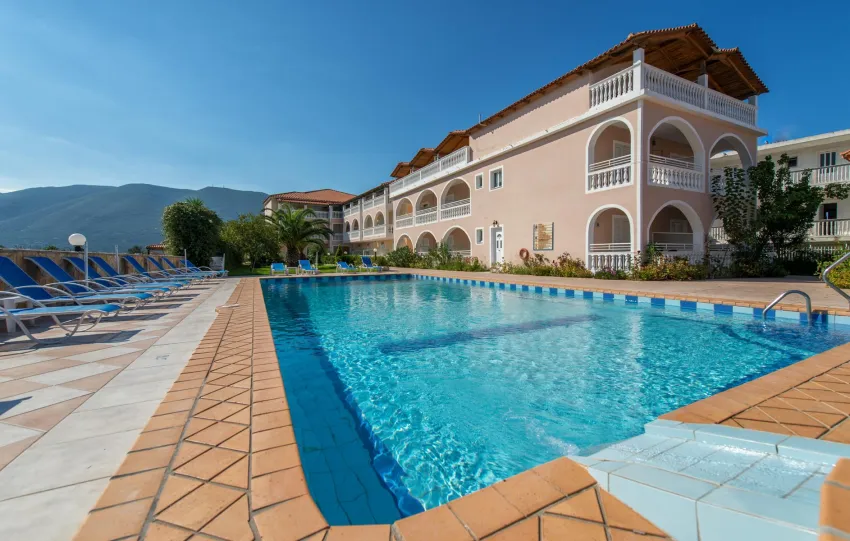 Plessas Palace 3*-1