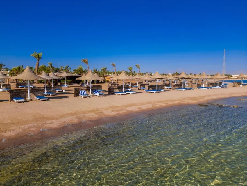 CORAL BEACH BY SUNRISE  4*-17