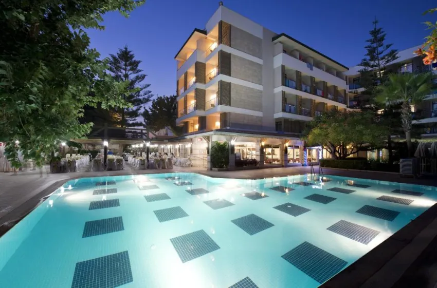 TRENDY SIDE BEACH (ADULTS ONLY 16+)  4*-6