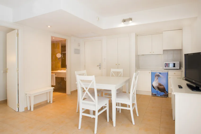 Iberostar Waves Ciudad Blanca 4*-16