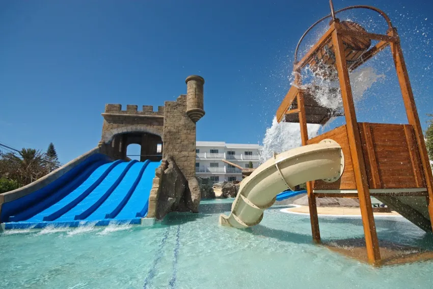 Pirates Village Apartments 3*-23