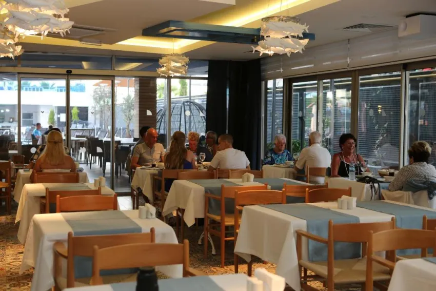 SUNPRIME C LOUNGE (ADULTS ONLY 16+)  5*-35