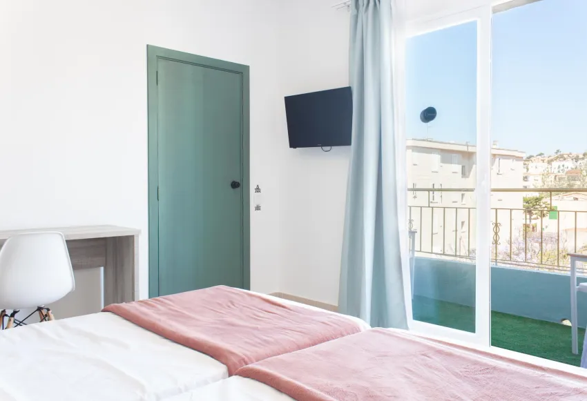 4U Miranda - Only Adults 3*-24