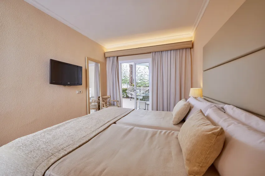 Zafiro Can Picafort 4*-44