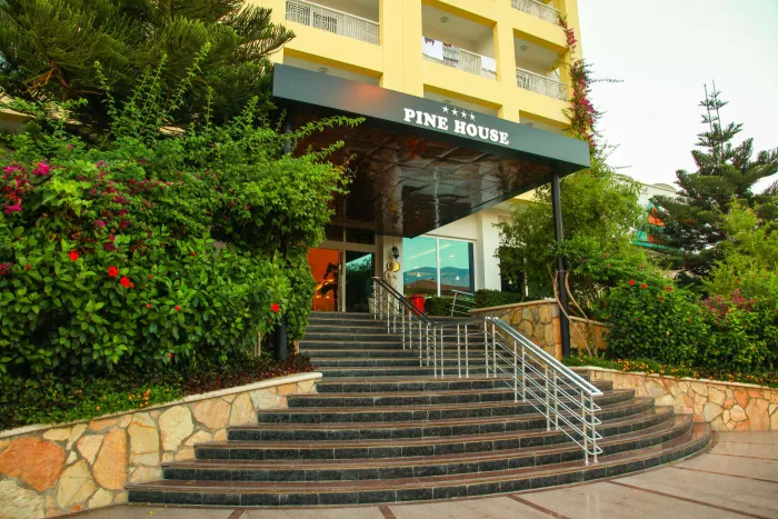 Pine House Hotel 4* - Kemer - Turcia