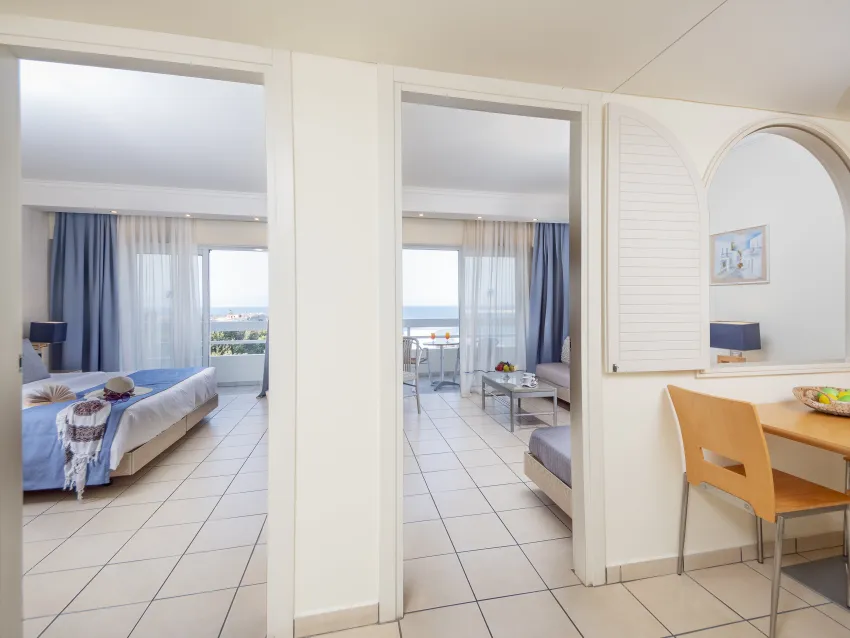 Athineon Hotel 5*-5