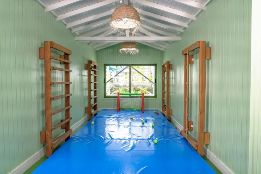 LIU RESORTS  5*-29
