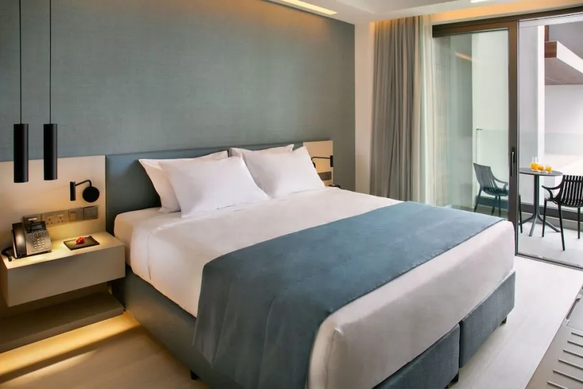 Mercure Larnaca Beach Resort 4*-8