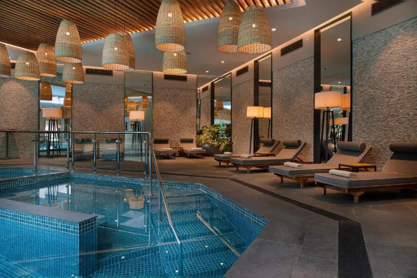 MIRAMARE BEACH HOTEL  5*-80