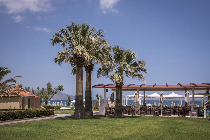 Vantaris Palace Hotel 4*-6