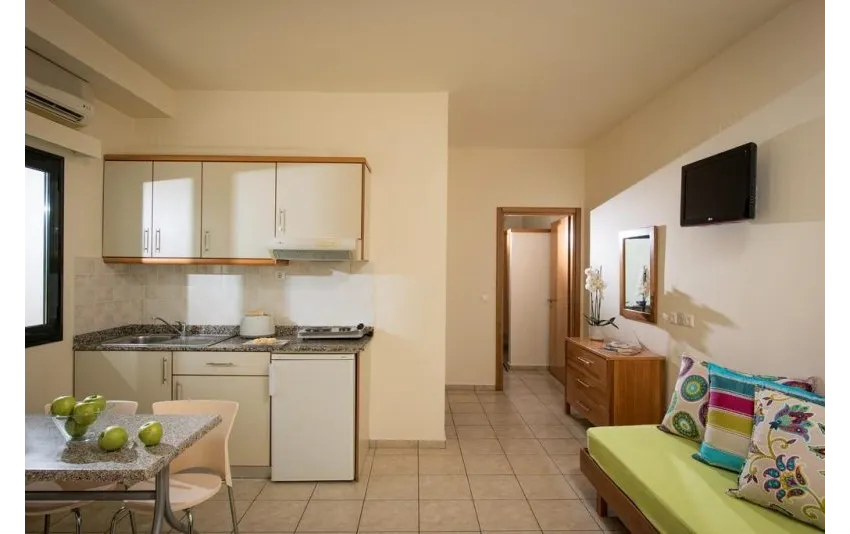 Kristalli Hotel Apartments 3*-8