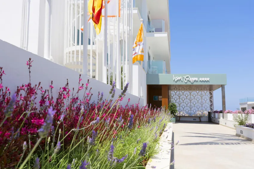 HSM Regana Hotel 4*-4
