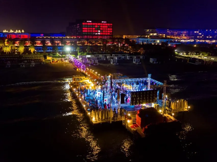 ADAM & EVE (ADULTS ONLY 16+)  5*-3