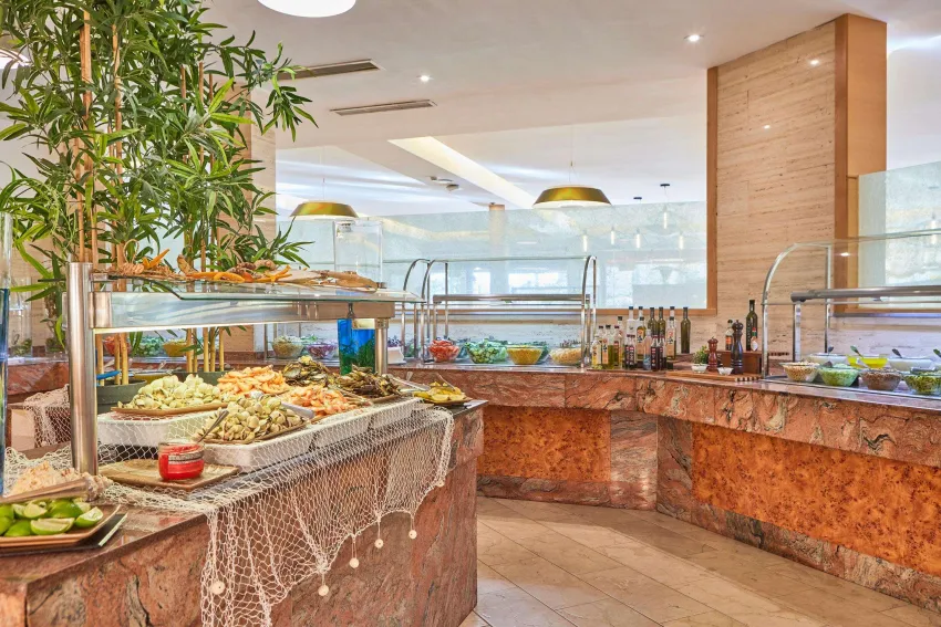 Zafiro Tropic 4*-119