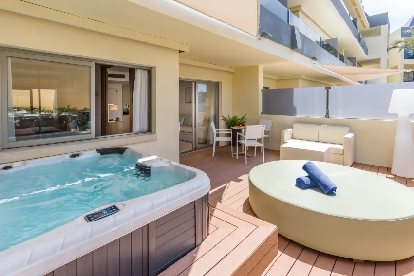 Zafiro Palmanova -148